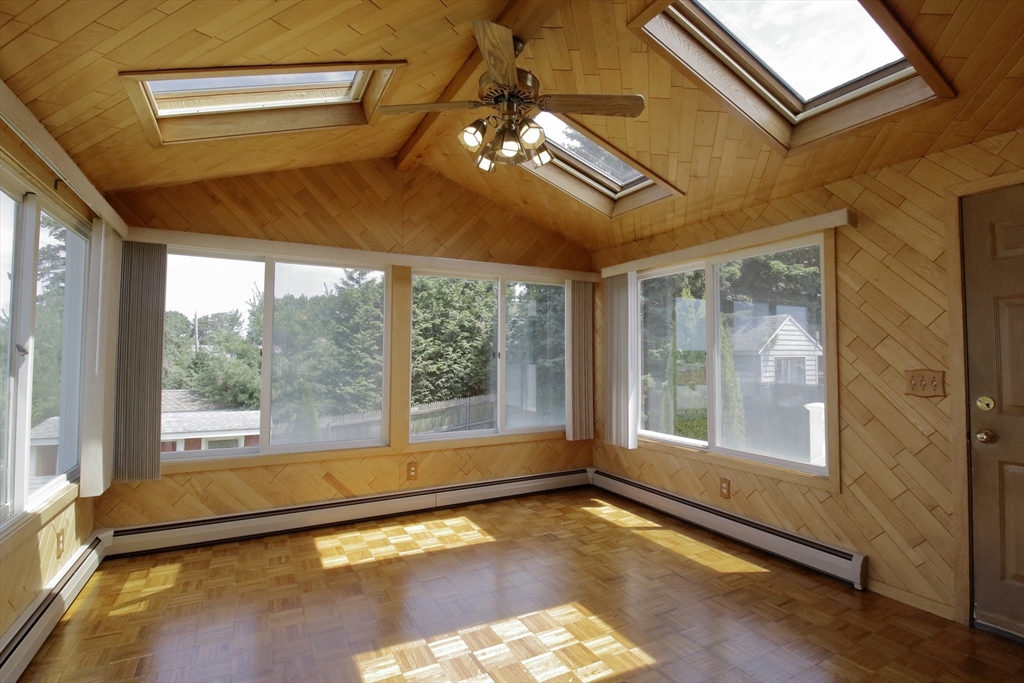 3 bed, 1 bath apartment for rent at 116 Bliss St, Fall River — photo 12 of 23