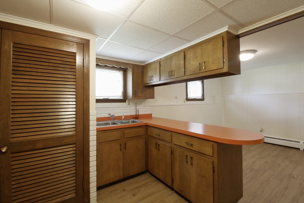 3 bed, 1 bath apartment for rent at 116 Bliss St, Fall River — photo 19 of 23
