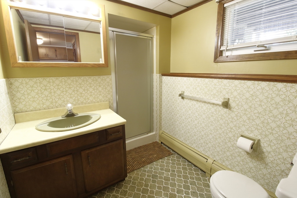 3 bed, 1 bath apartment for rent at 116 Bliss St, Fall River — photo 22 of 23