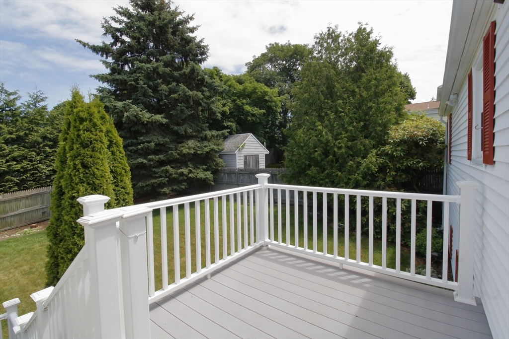 3 bed, 1 bath apartment for rent at 116 Bliss St, Fall River — photo 4 of 23
