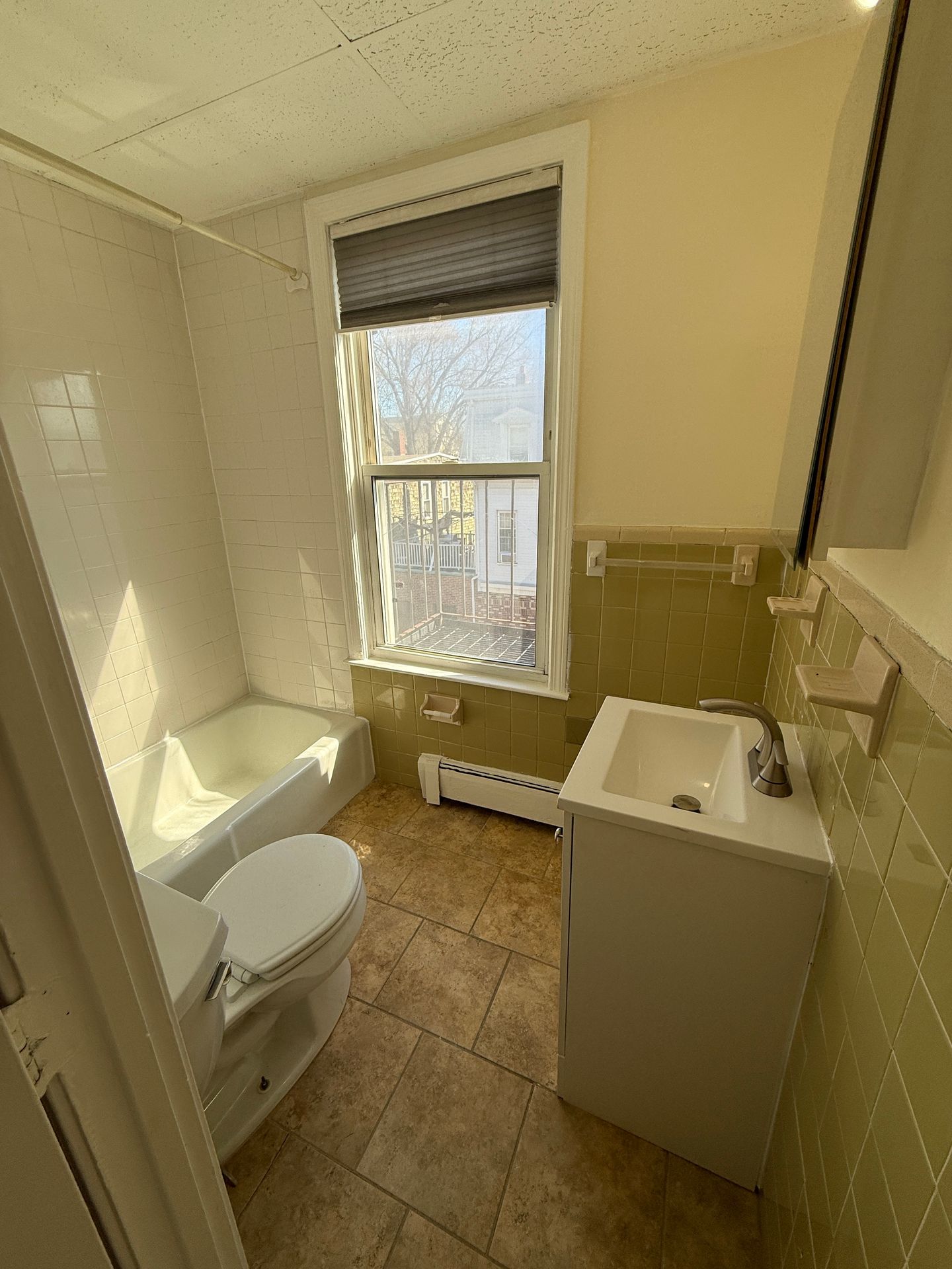 Studio bed, 1 bath apartment for rent at 116 Brooks St Unit 6, East Boston — photo 7 of 8