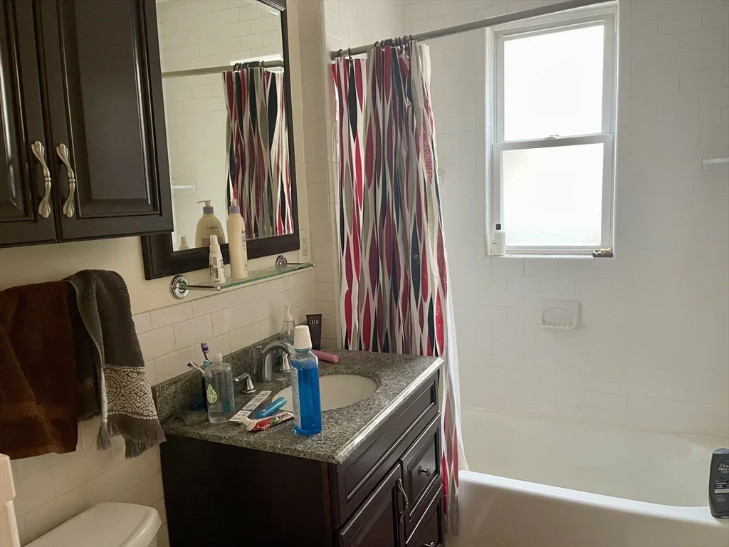 3 bed, 1 bath apartment for rent at 116 Browne St Unit 1, Brookline — photo 8 of 9