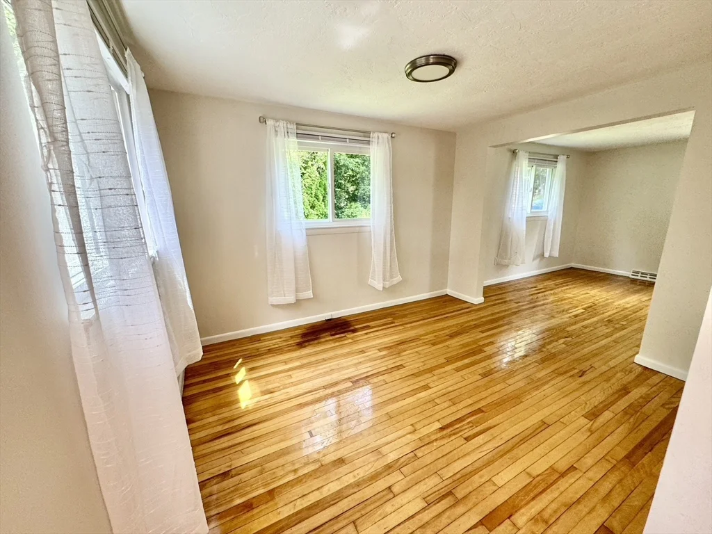 2 bed, 1 bath apartment for rent at 116 Central St Unit 116, Acton — photo 4 of 13