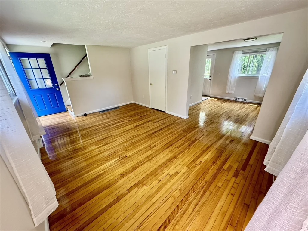 2 bed, 1 bath apartment for rent at 116 Central St Unit 116, Acton — photo 2 of 13