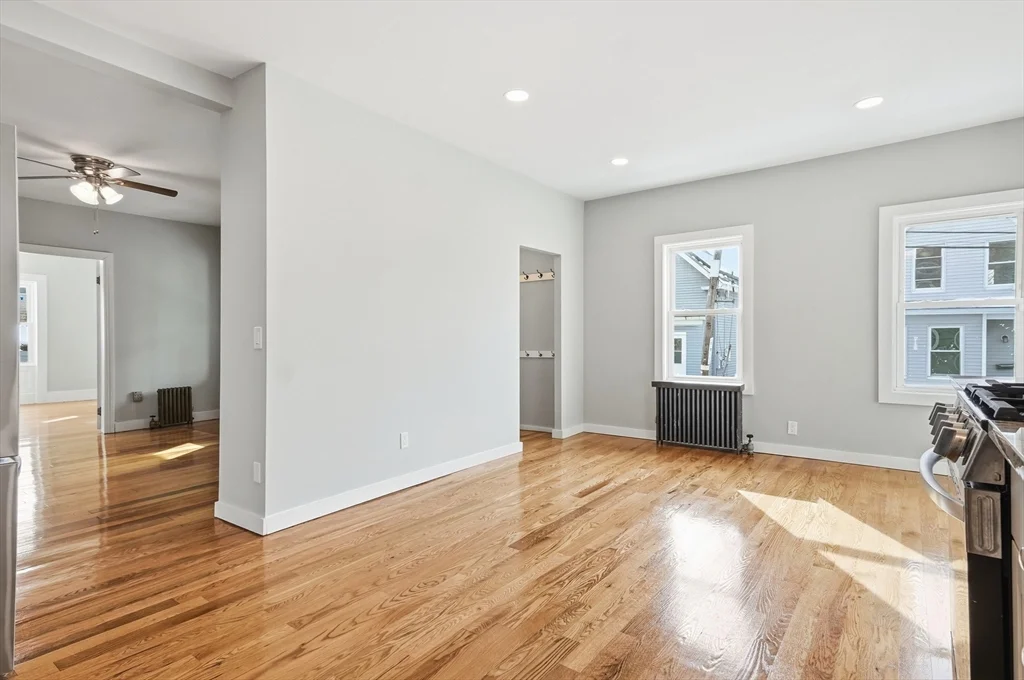 5 bed, 2 bath apartment for rent at 116 Coburn Unit 116, Lowell — photo 6 of 38