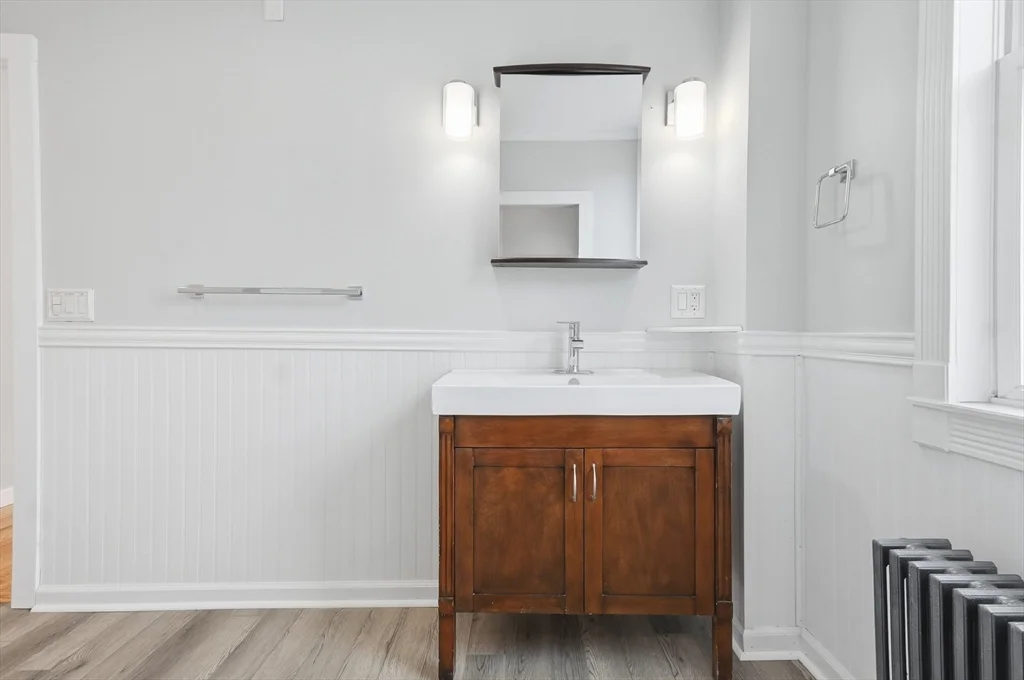 5 bed, 2 bath apartment for rent at 116 Coburn Unit 116, Lowell — photo 25 of 38