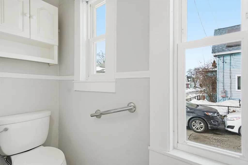 5 bed, 2 bath apartment for rent at 116 Coburn Unit 116, Lowell — photo 28 of 38