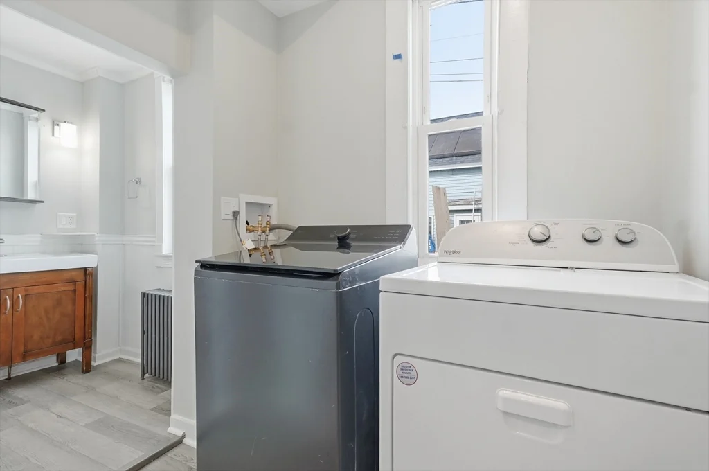 5 bed, 2 bath apartment for rent at 116 Coburn Unit 116, Lowell — photo 37 of 38