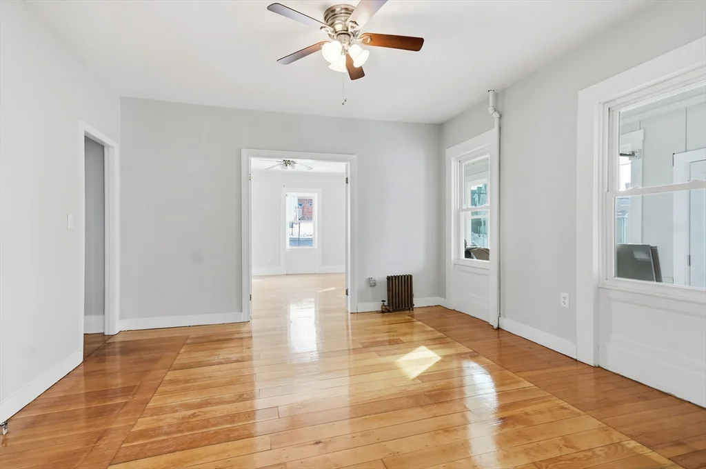 5 bed, 2 bath apartment for rent at 116 Coburn Unit 116, Lowell — photo 9 of 38