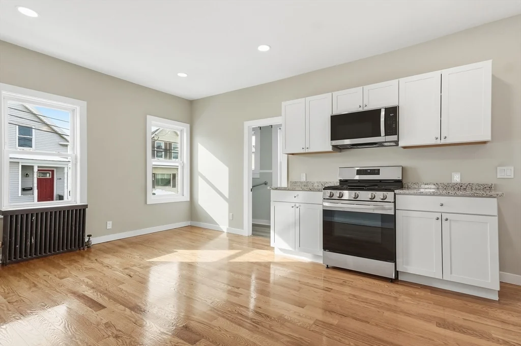 5 bed, 2 bath apartment for rent at 116 Coburn Unit 116, Lowell — photo 1 of 38