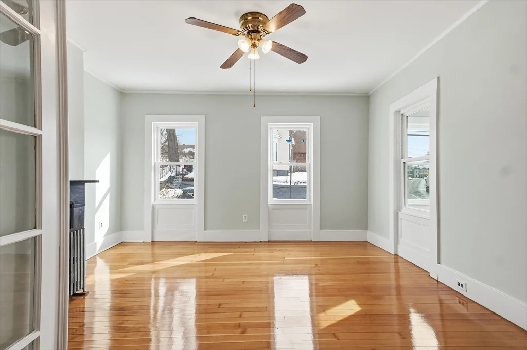 5 bed, 2 bath apartment for rent at 116 Coburn Unit 116, Lowell — photo 17 of 38