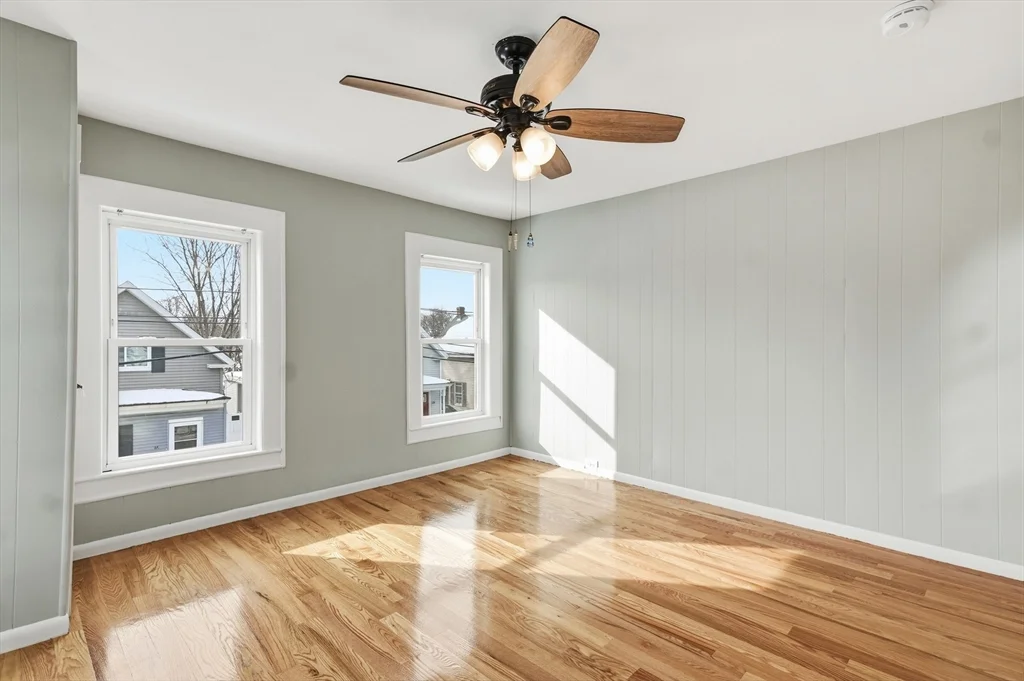 5 bed, 2 bath apartment for rent at 116 Coburn Unit 116, Lowell — photo 21 of 38