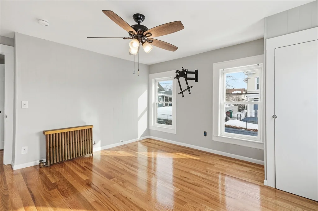 5 bed, 2 bath apartment for rent at 116 Coburn Unit 116, Lowell — photo 20 of 38