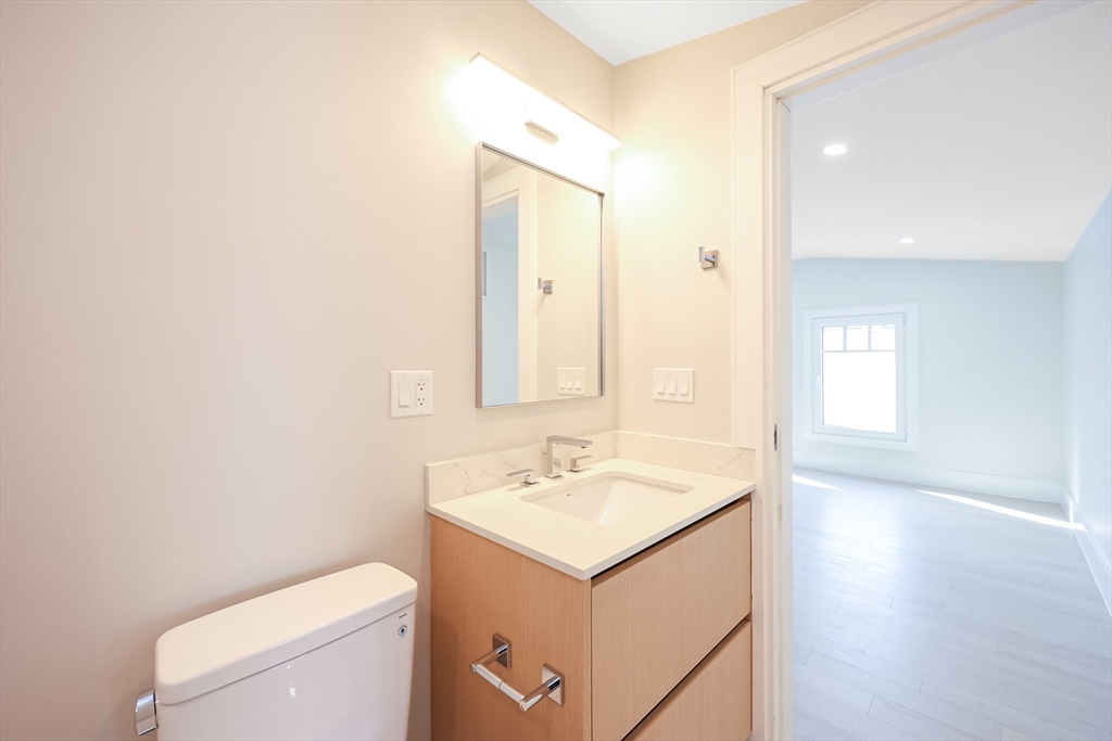 4 bed, 4+ bath apartment for rent at 116 Columbia St Unit 2, North Brookline — photo 31 of 36