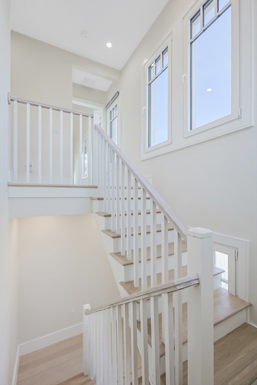 4 bed, 4+ bath apartment for rent at 116 Columbia St Unit 2, North Brookline — photo 3 of 36