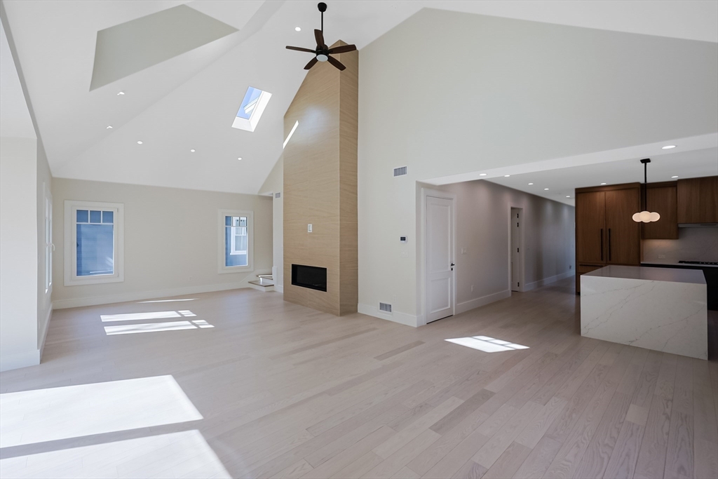 4 bed, 4+ bath apartment for rent at 116 Columbia St Unit 2, North Brookline — photo 11 of 36