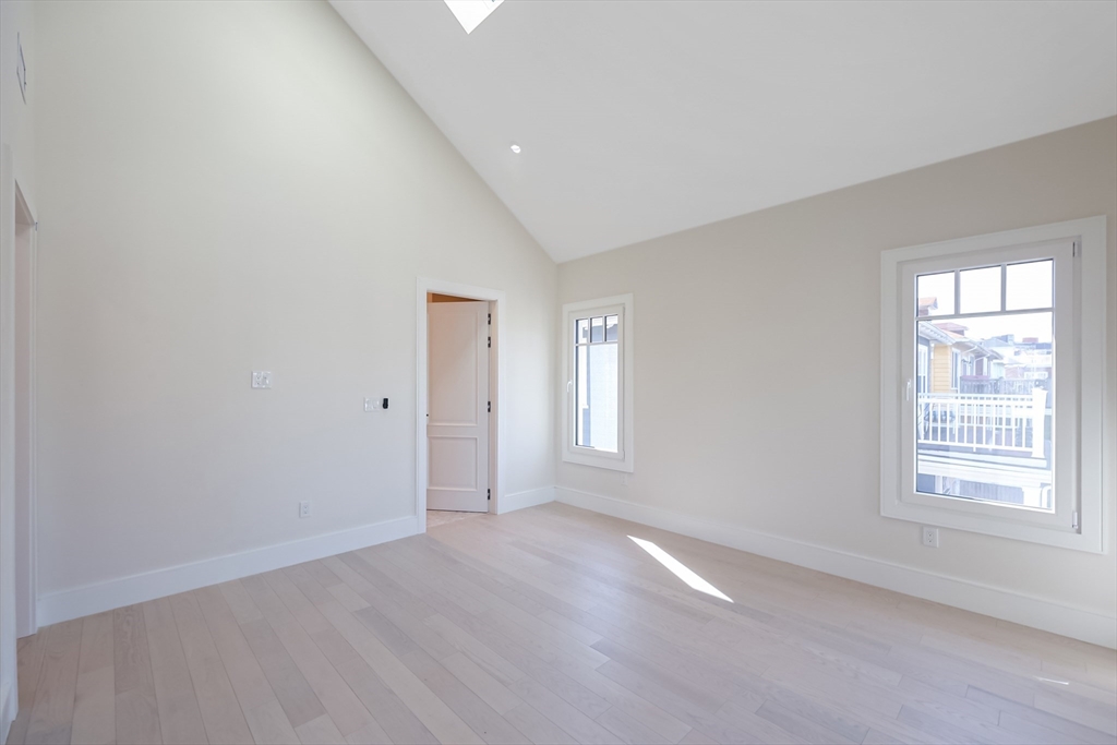 4 bed, 4+ bath apartment for rent at 116 Columbia St Unit 2, North Brookline — photo 20 of 36