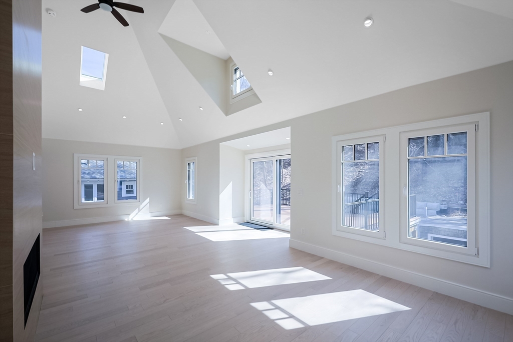 4 bed, 4+ bath apartment for rent at 116 Columbia St Unit 2, North Brookline — photo 13 of 36
