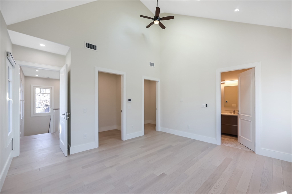 4 bed, 4+ bath apartment for rent at 116 Columbia St Unit 2, North Brookline — photo 21 of 36