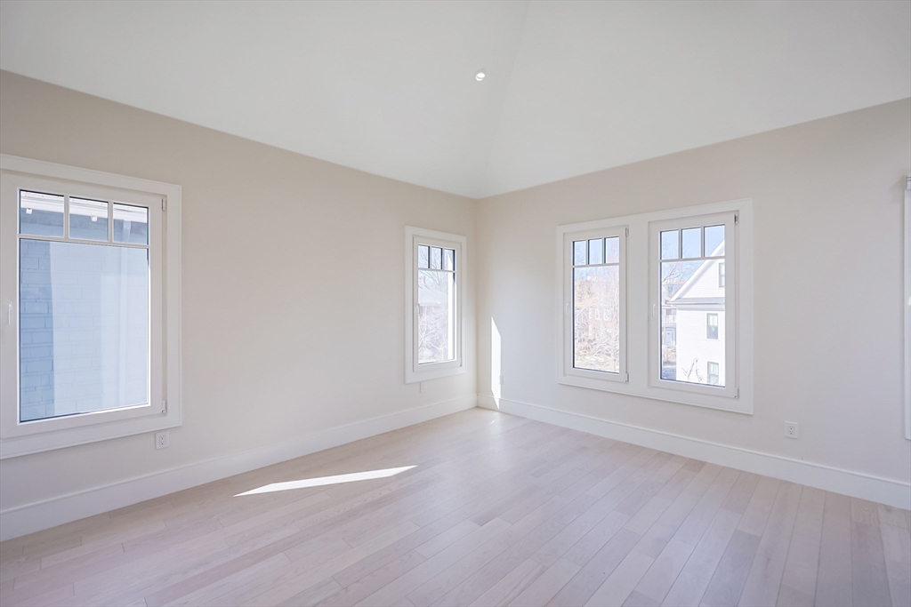 4 bed, 4+ bath apartment for rent at 116 Columbia St Unit 2, North Brookline — photo 22 of 36