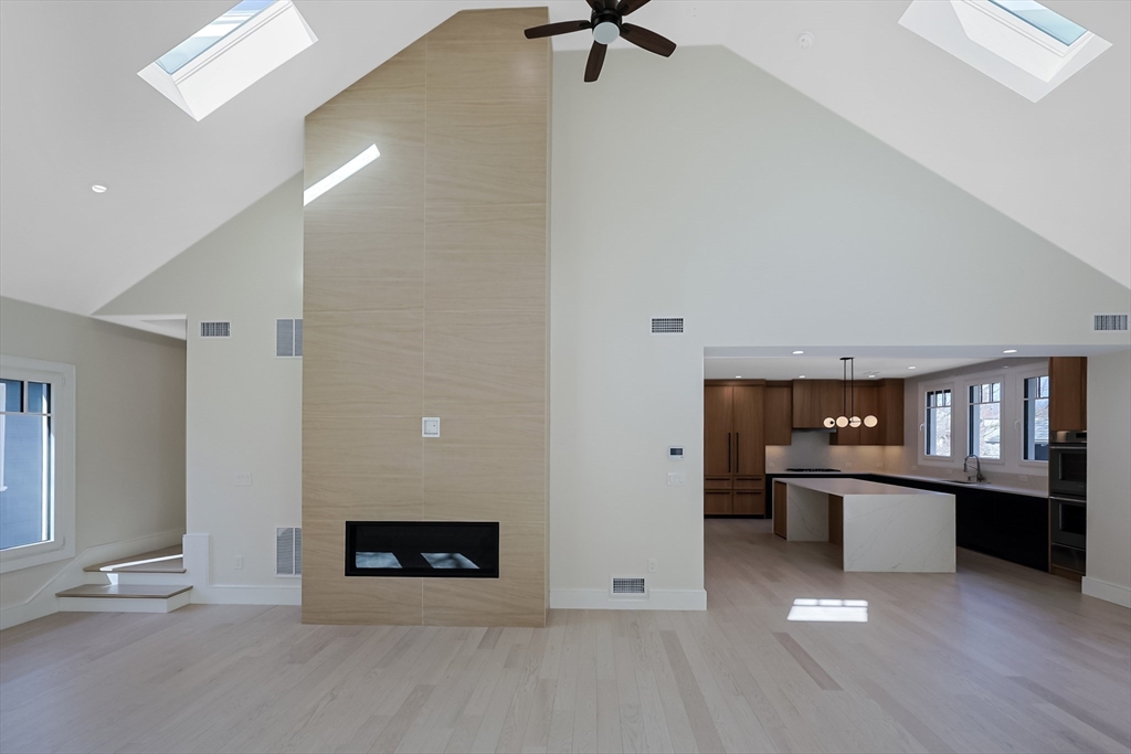 4 bed, 4+ bath apartment for rent at 116 Columbia St Unit 2, North Brookline — photo 9 of 36