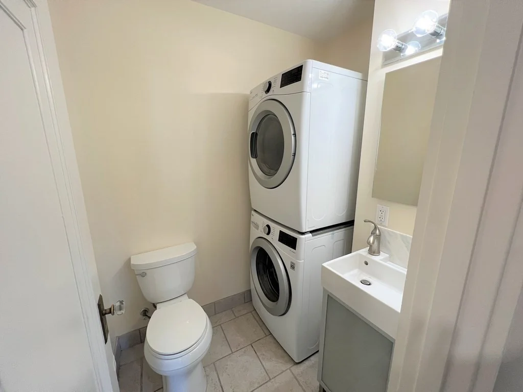 3 bed, 1 bath apartment for rent at 116 Elgin St Unit 2, Newton — photo 12 of 15