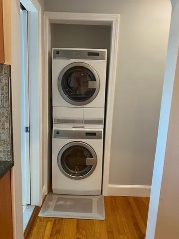 1 bed, 1 bath apartment for rent at 116 Floral St Unit 6, Newton Highlands — photo 10 of 11