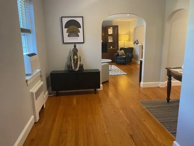 1 bed, 1 bath apartment for rent at 116 Floral St Unit 6, Newton Highlands — photo 3 of 11