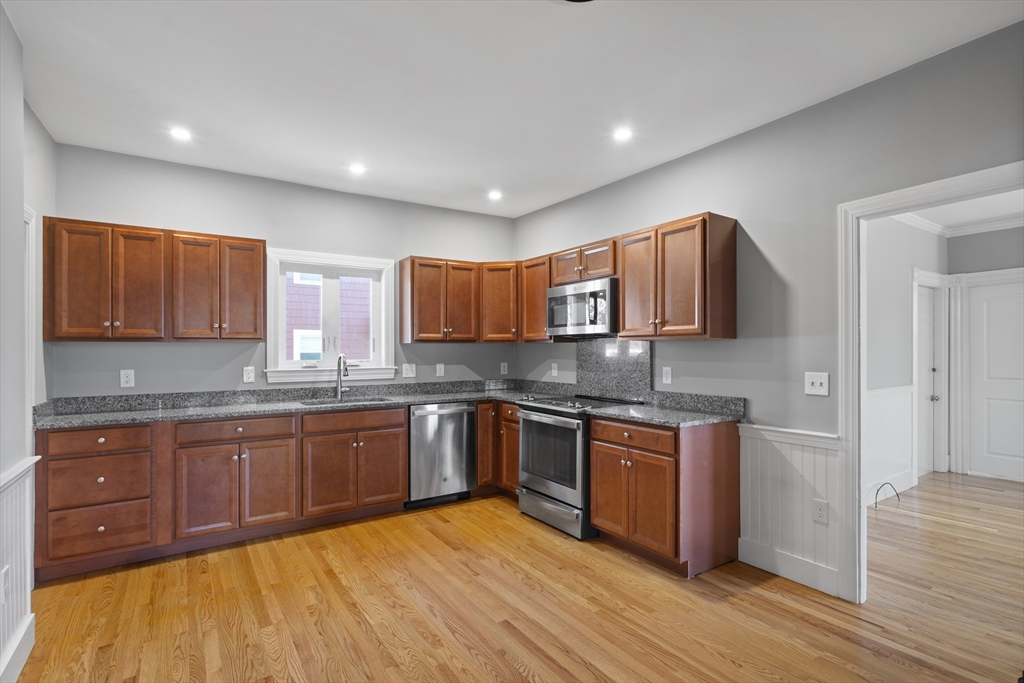 2 bed, 1 bath apartment for rent at 116 Grant St Unit 1, Framingham — photo 1 of 10