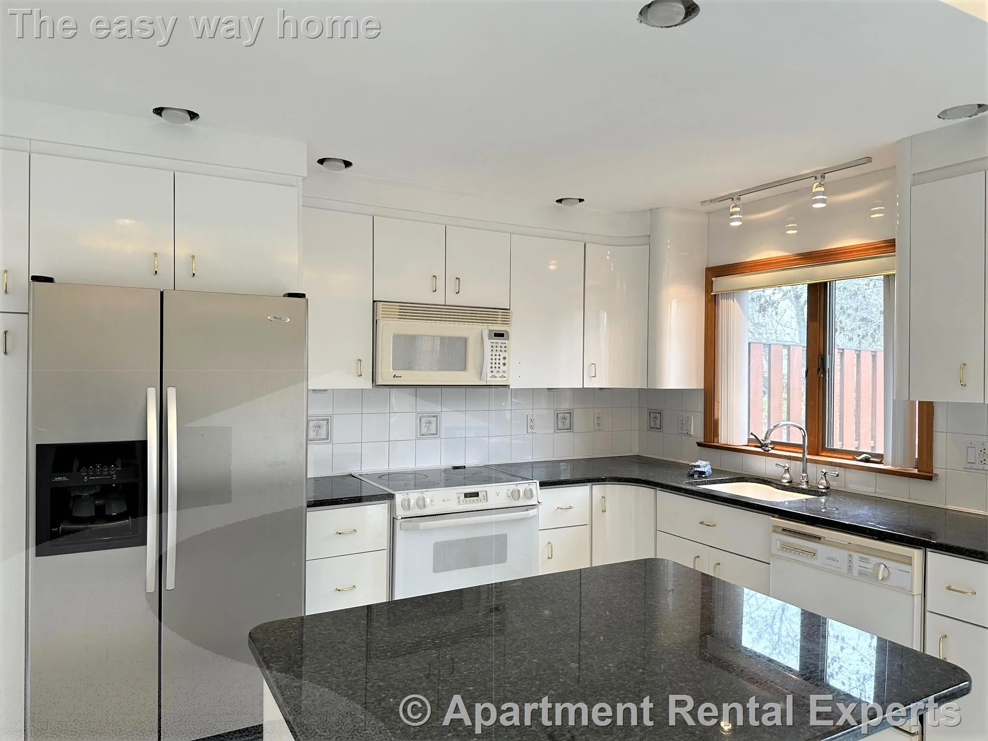4 bed, 3 bath apartment for rent at 116 Grover Road Ext, Medford — photo 2 of 24