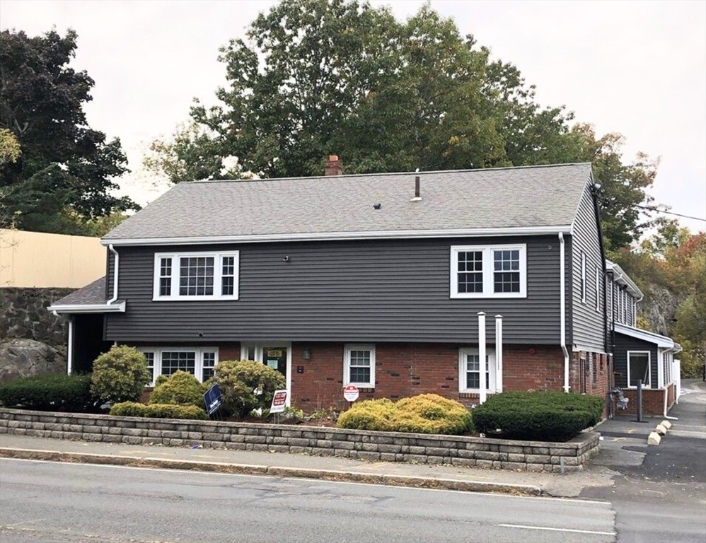 2 bed, 1 bath apartment for rent at 116 Highland Ave Unit B, Salem — photo 1 of 10
