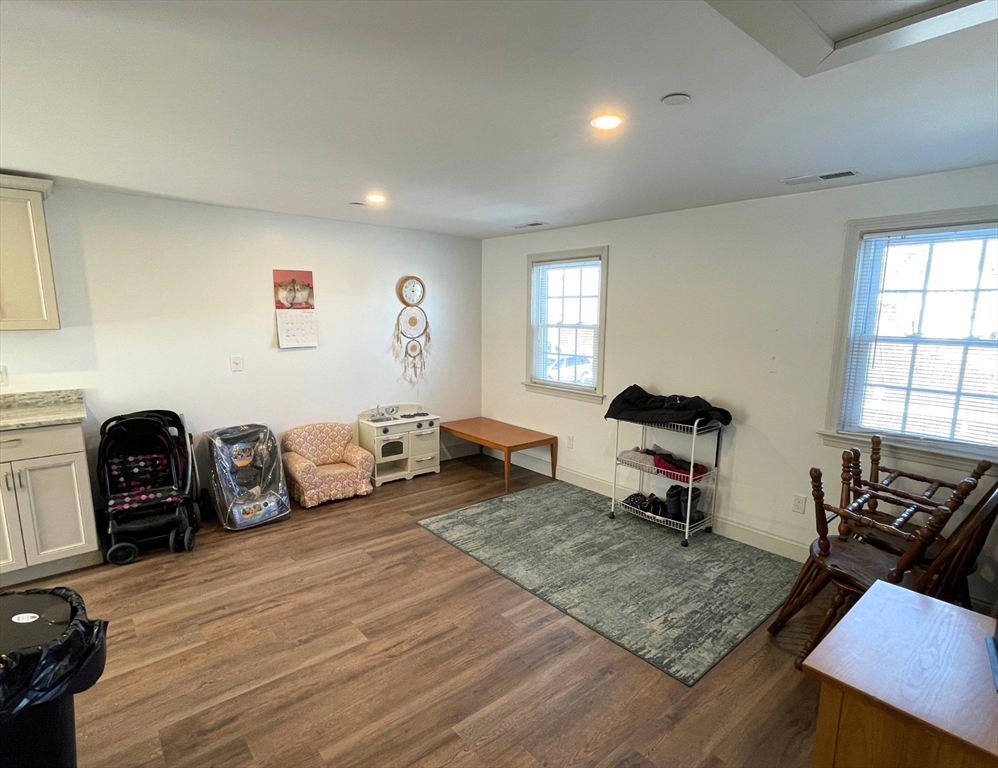2 bed, 1 bath apartment for rent at 116 Highland Ave Unit B, Salem — photo 4 of 10