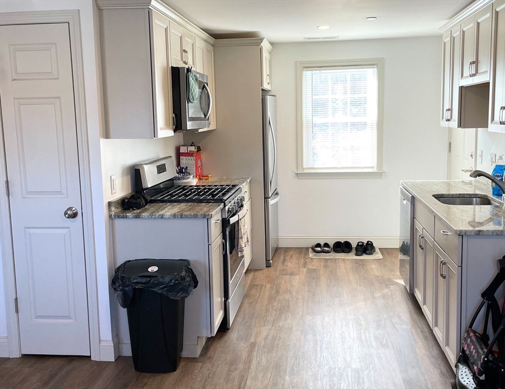 2 bed, 1 bath apartment for rent at 116 Highland Ave Unit B, Salem — photo 6 of 10