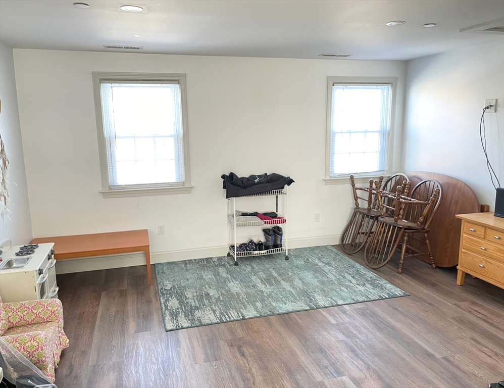 2 bed, 1 bath apartment for rent at 116 Highland Ave Unit B, Salem — photo 3 of 10