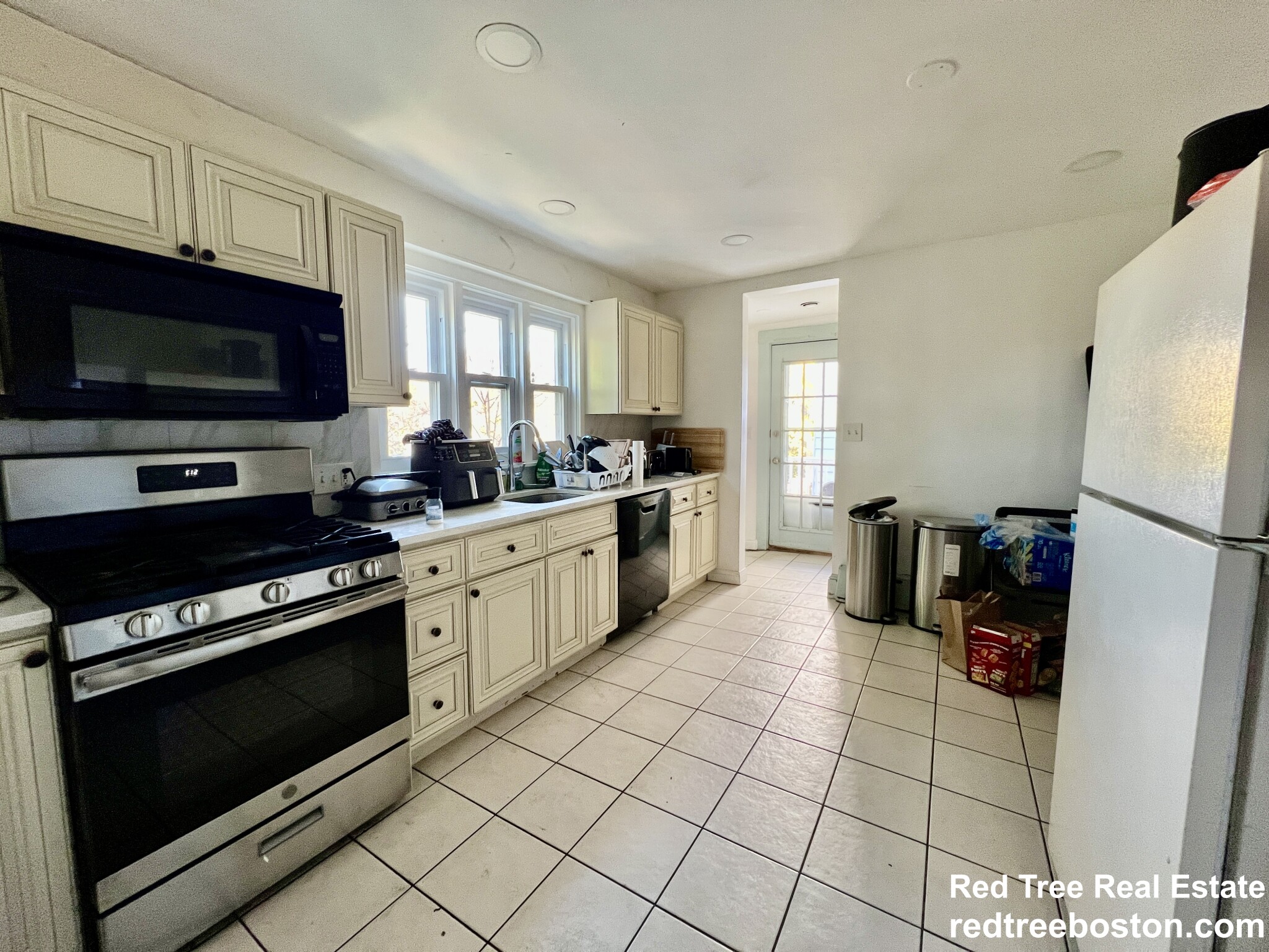 7 bed, 4+ bath apartment for rent at 116 Lake St, Brighton — photo 9 of 44