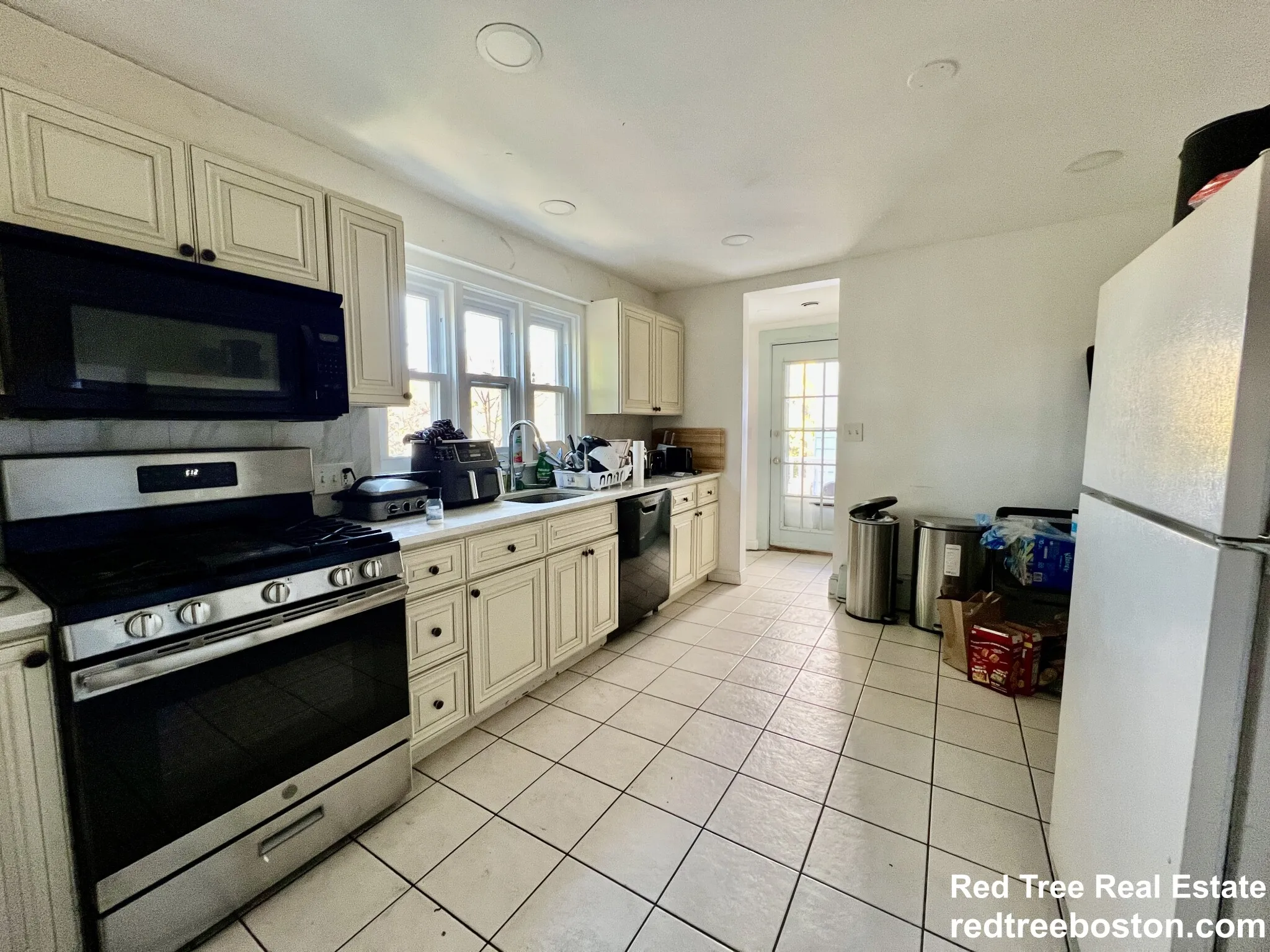 7 bed, 4+ bath apartment for rent at 116 Lake St Unit 1, Brighton — photo 9 of 42