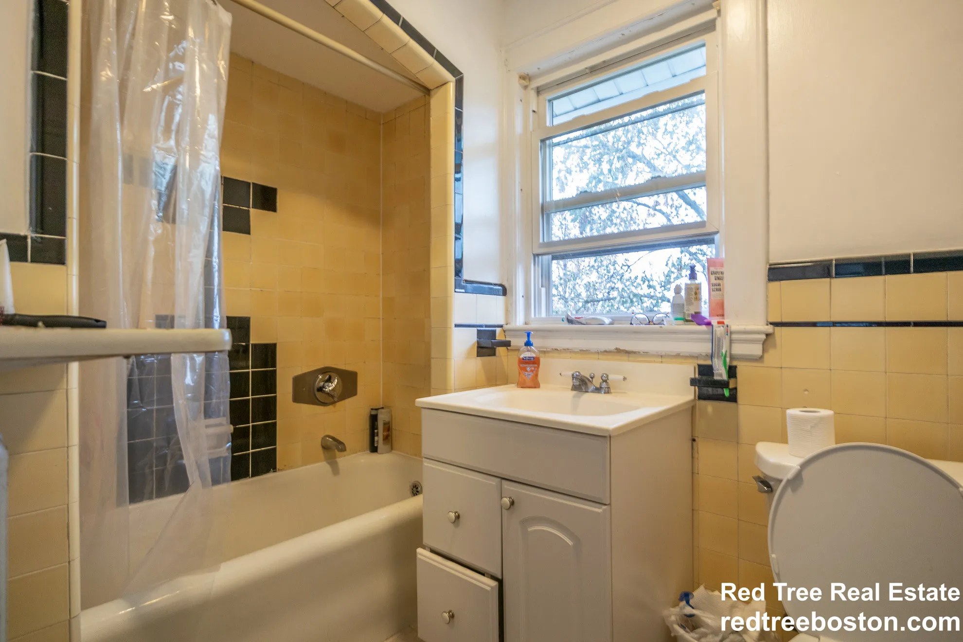 7 bed, 4+ bath apartment for rent at 116 Lake St Unit 1, Brighton — photo 30 of 42