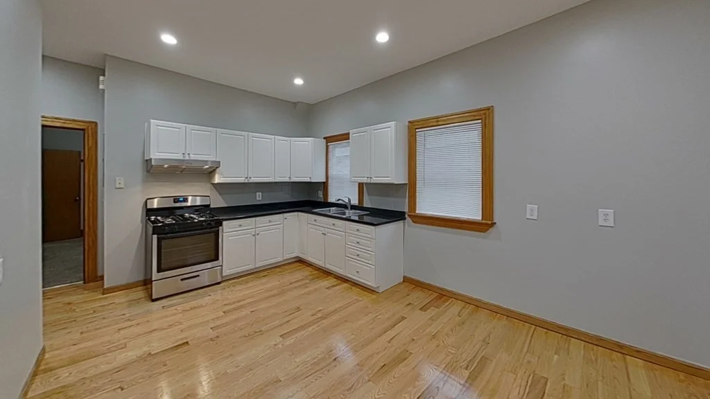 4 bed, 1 bath apartment for rent at 116 Lonsdale St Unit 2, Dorchester — photo 2 of 19