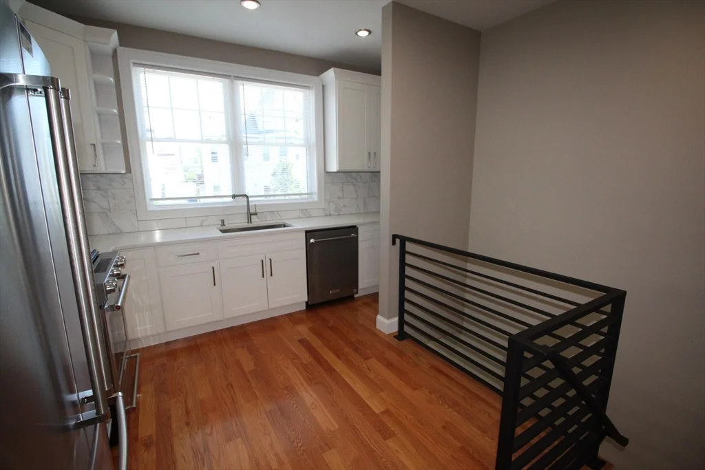 3 bed, 2 bath apartment for rent at 116 Main St Unit 116, Everett — photo 3 of 19