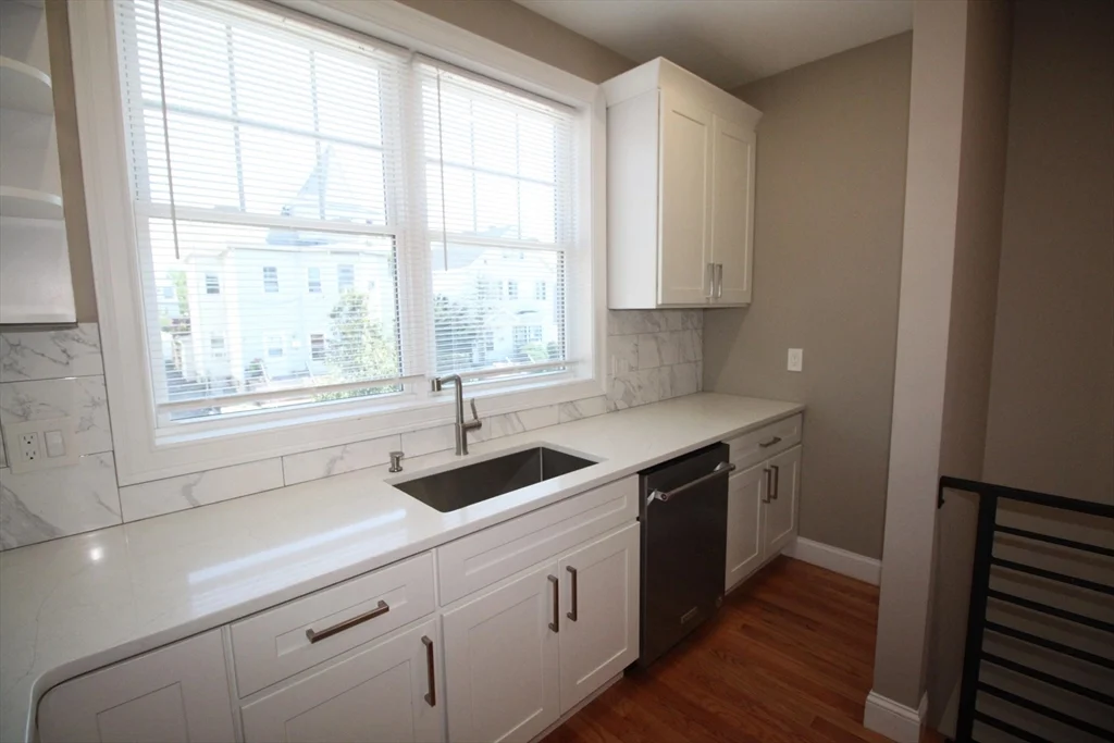 3 bed, 2 bath apartment for rent at 116 Main St Unit 116, Everett — photo 4 of 19