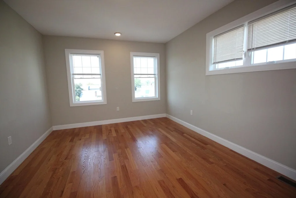 3 bed, 2 bath apartment for rent at 116 Main St Unit 116, Everett — photo 11 of 19
