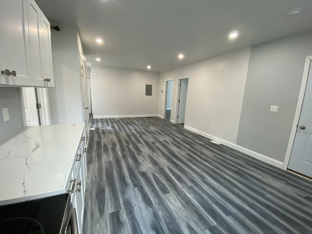 3 bed, 2 bath apartment for rent at 116 Malvern Rd Unit 1, Worcester — photo 4 of 10