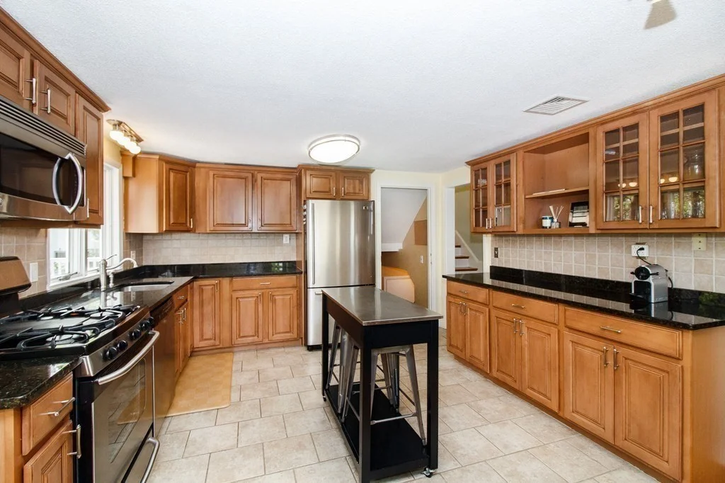 3 bed, 3 bath apartment for rent at 116 Manor Ave Unit 116, Overbrook — photo 4 of 23