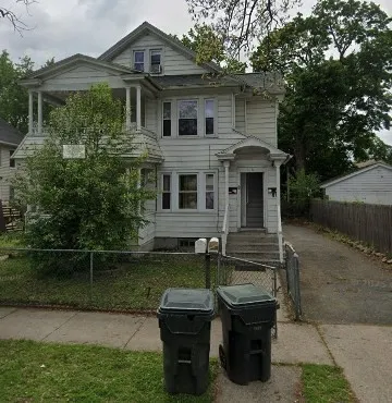 2 bed, 1 bath apartment for rent at 116 Middlesex Unit 2, Springfield — photo 1 of 4
