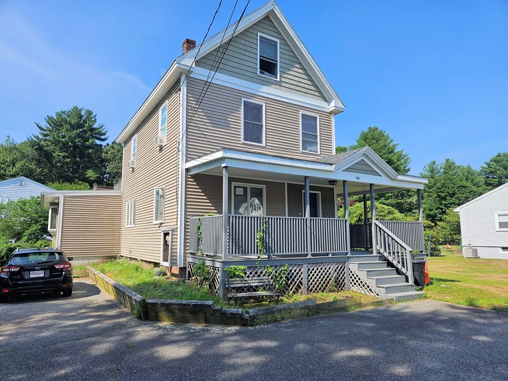 2 bed, 1 bath apartment for rent at 116 Pearl St Unit 1, Woburn — photo 1 of 10