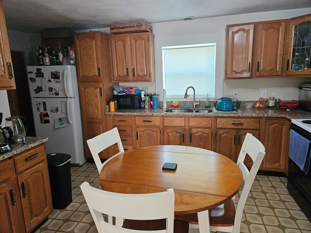 2 bed, 1 bath apartment for rent at 116 Pearl St Unit 1, Woburn — photo 4 of 10
