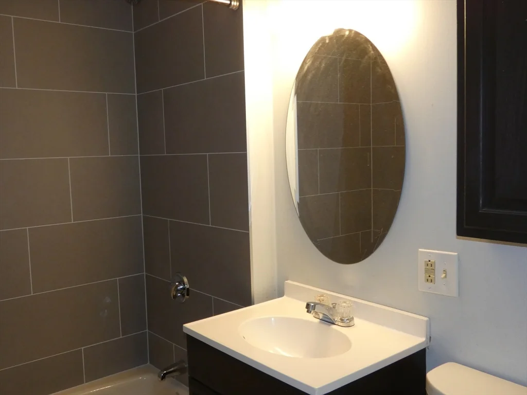 2 bed, 1 bath apartment for rent at 116 Pearl St Unit 1, Woburn — photo 6 of 10