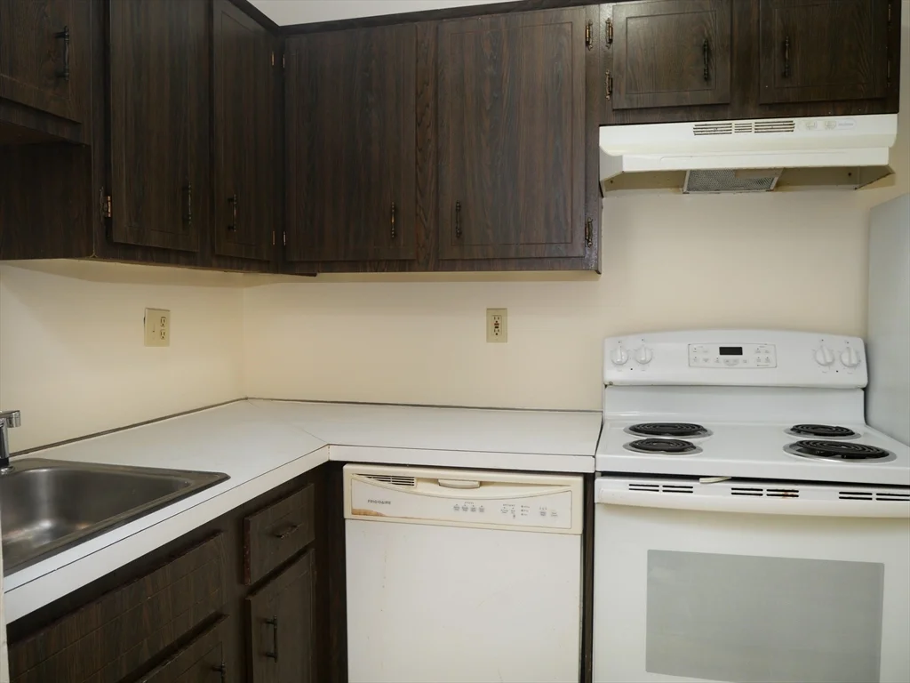 2 bed, 1 bath apartment for rent at 116 River Unit 1, Mattapan — photo 2 of 11