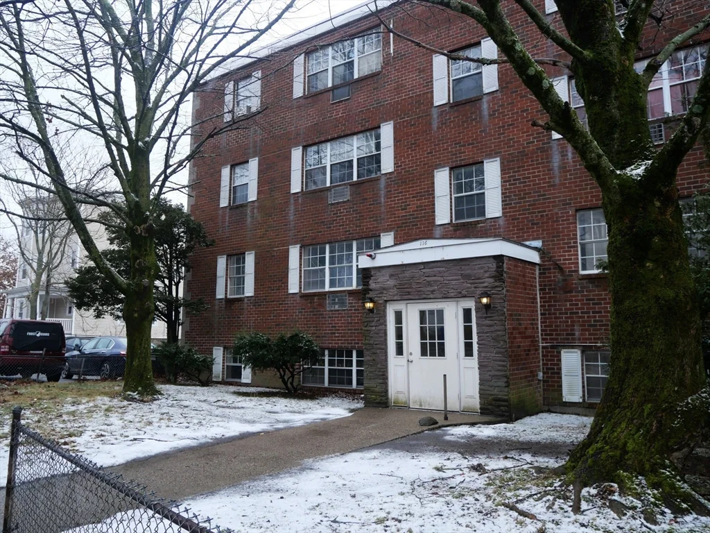 2 bed, 1 bath apartment for rent at 116 River Unit 1, Mattapan — photo 8 of 11
