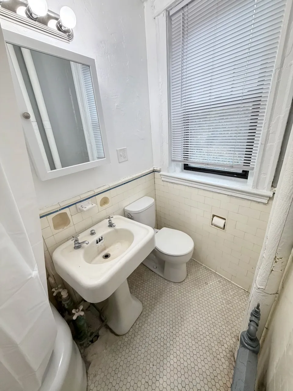1 bed, 1 bath apartment for rent at 116 Riverway Unit 2, Longwood — photo 10 of 19